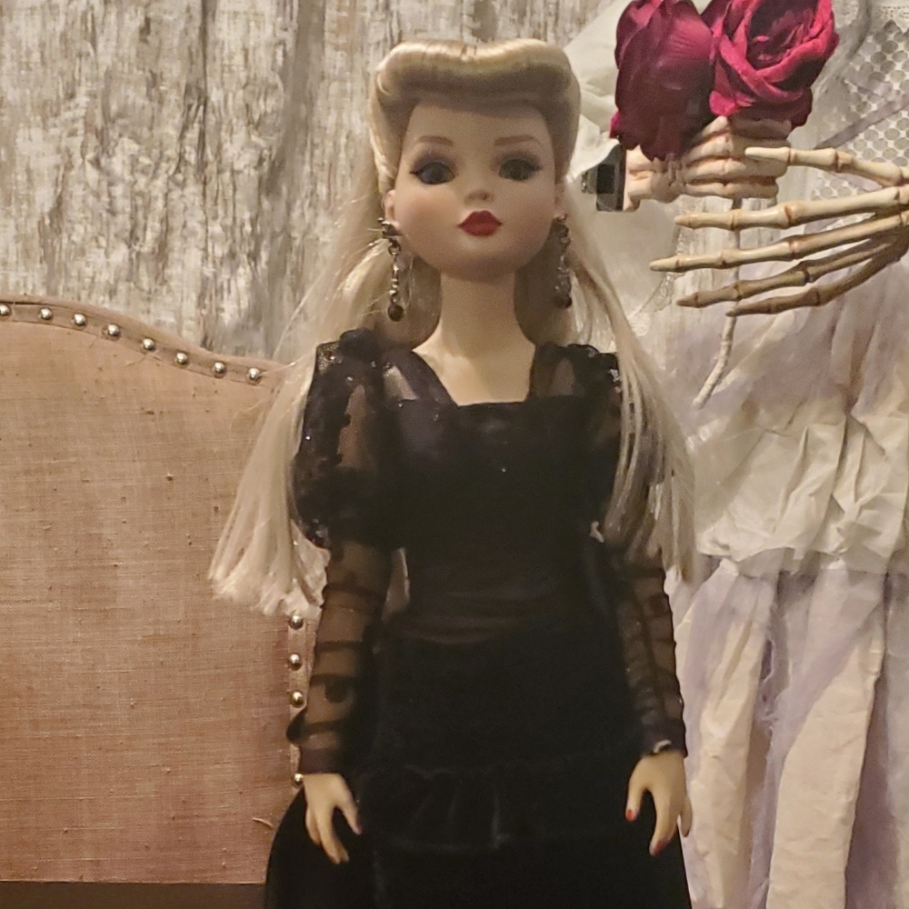 ***SOLD***2013 Tonner Ellowyne Wilde Grand Despair Too 16" Fashion Doll